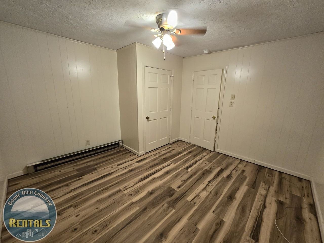 Sleeps 4 - Photo 6 of 12