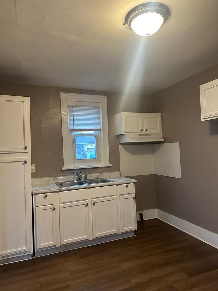 1871 Cleveland Ave - Photo 5 of 9