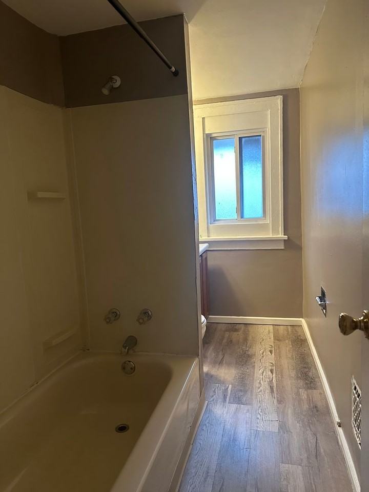 1871 Cleveland Ave - Photo 7 of 9