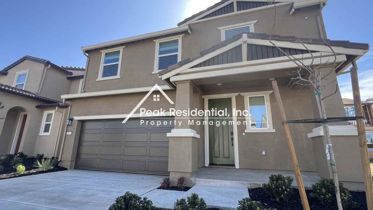 5218 Senesta Cir - Photo 2 of 25