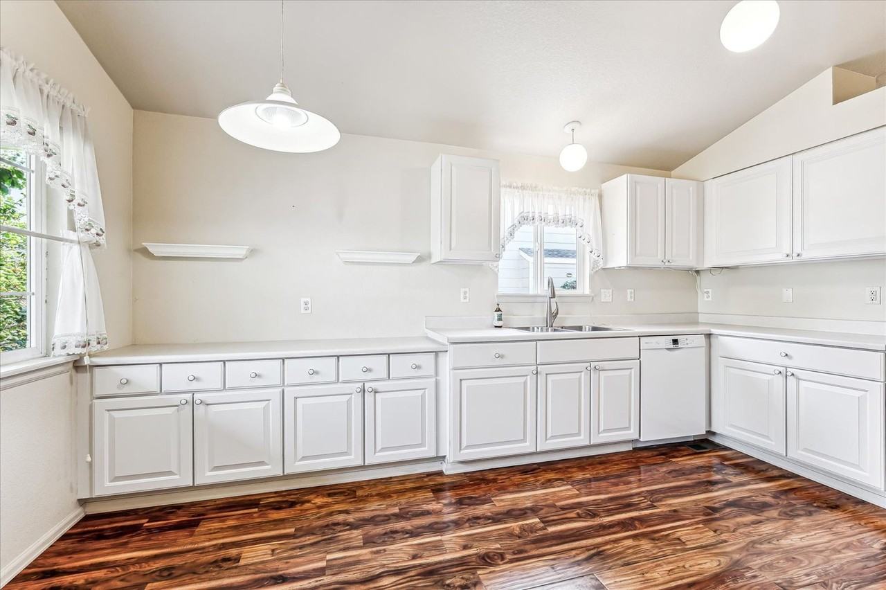 11228 W Progress Ave - Photo 2 of 35