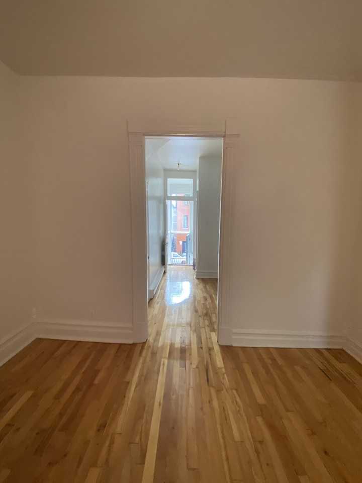 3435 Rue de Bullion - Photo 2 of 16