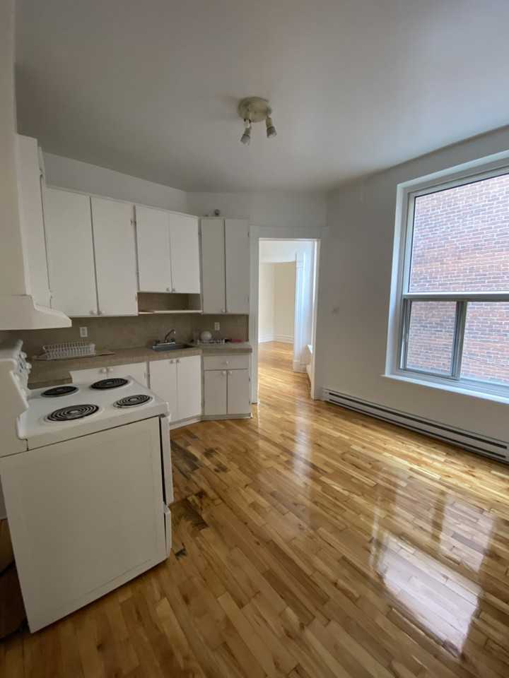 3435 Rue de Bullion - Photo 3 of 16