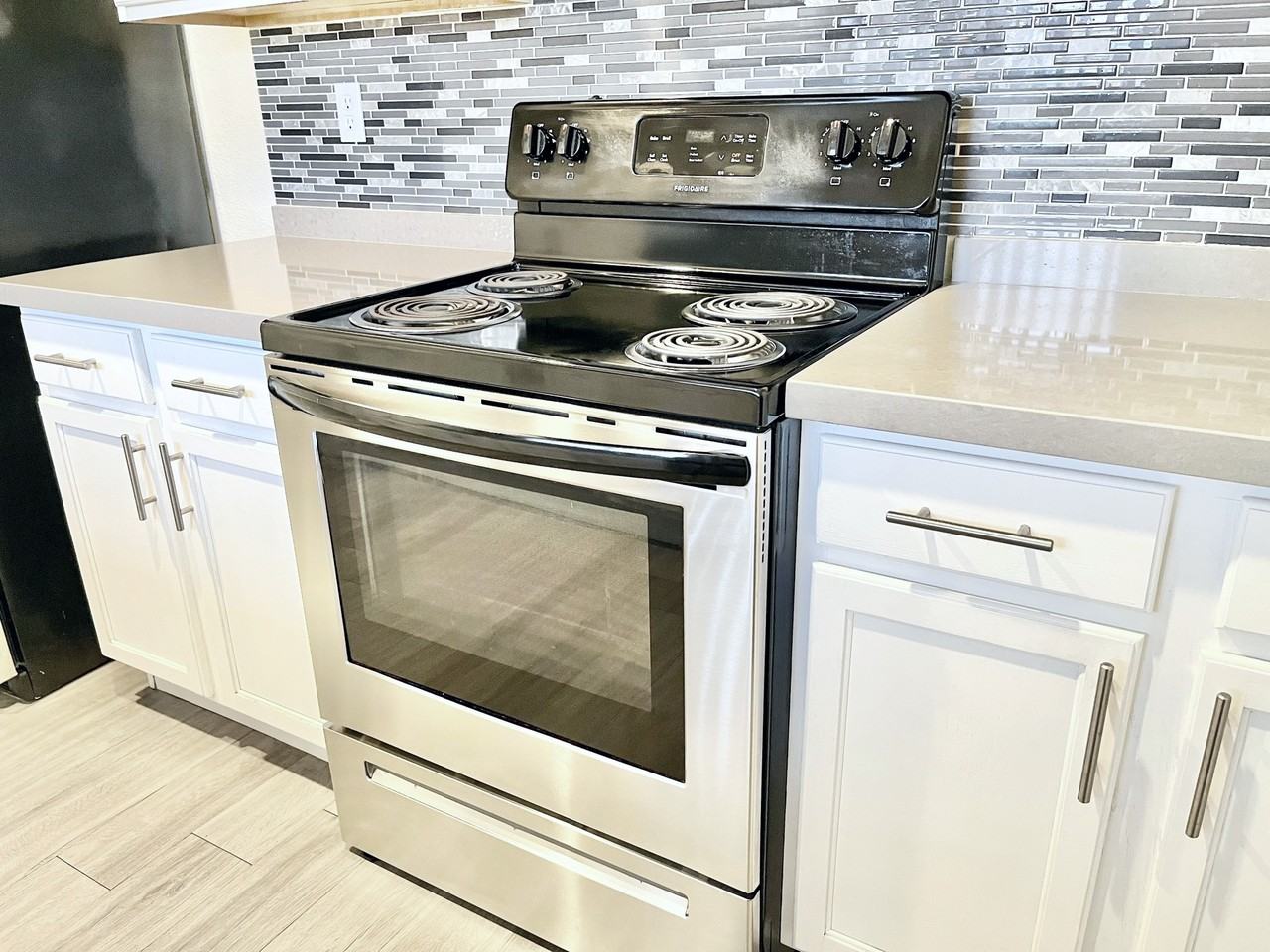 6542 N 17th Ave #16 - Photo 6 of 36