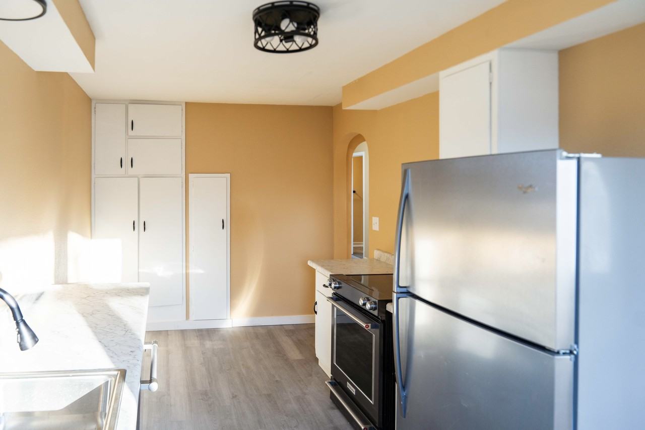 34 Budlong St #A - Photo 3 of 21