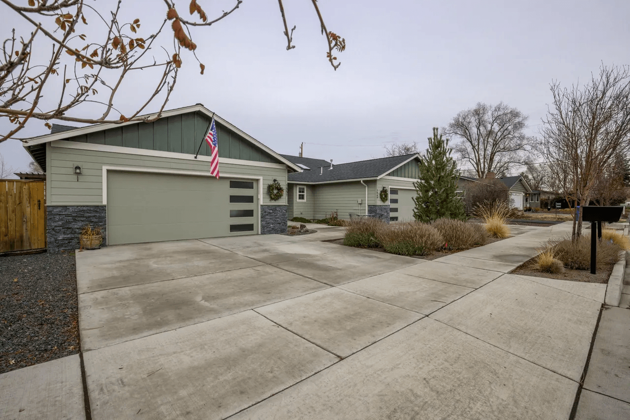 1551 Sw Kalama Ave #NA - Photo 3 of 36