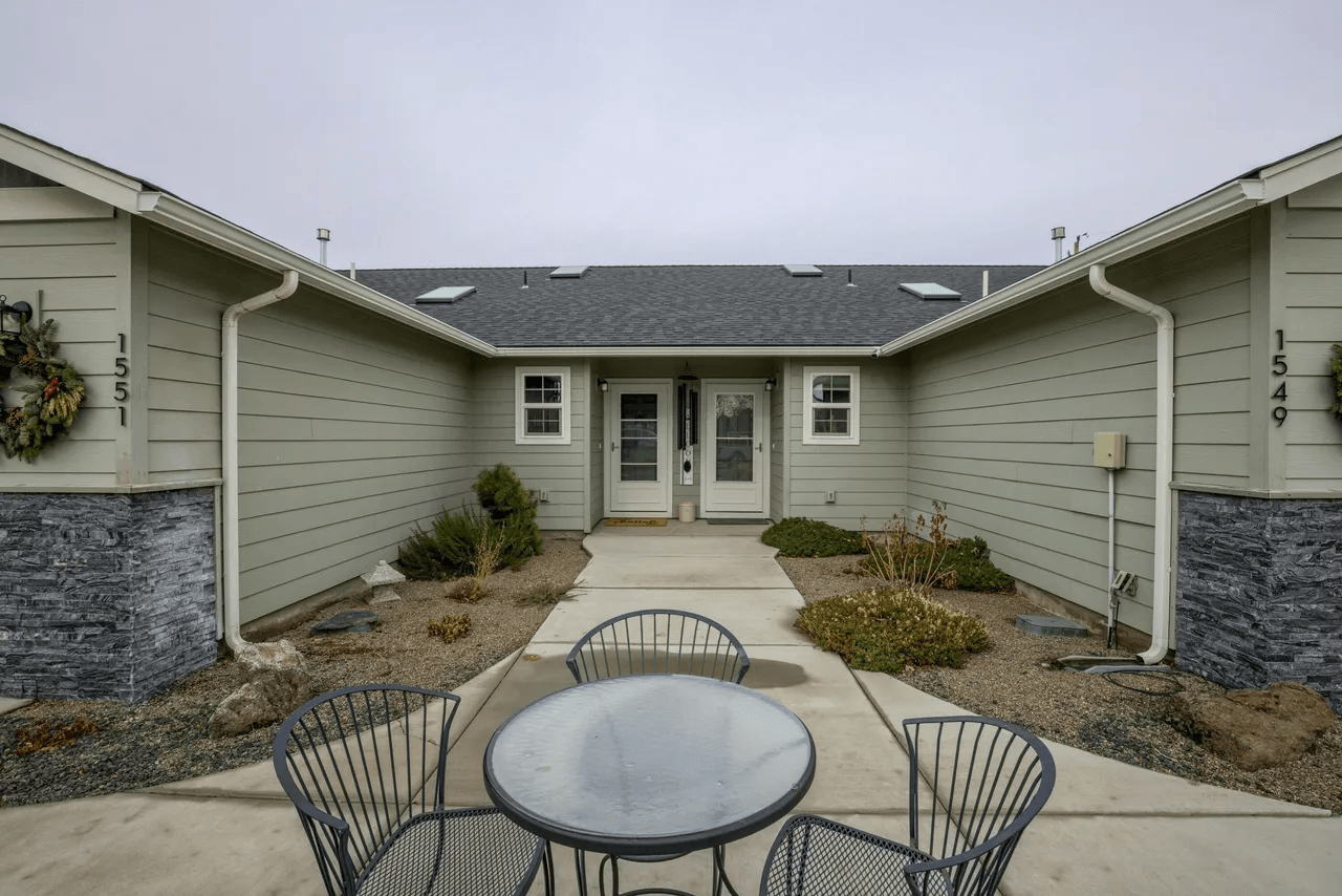 1551 Sw Kalama Ave #NA - Photo 5 of 36