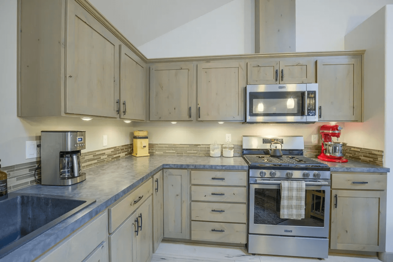 1551 Sw Kalama Ave #NA - Photo 7 of 36