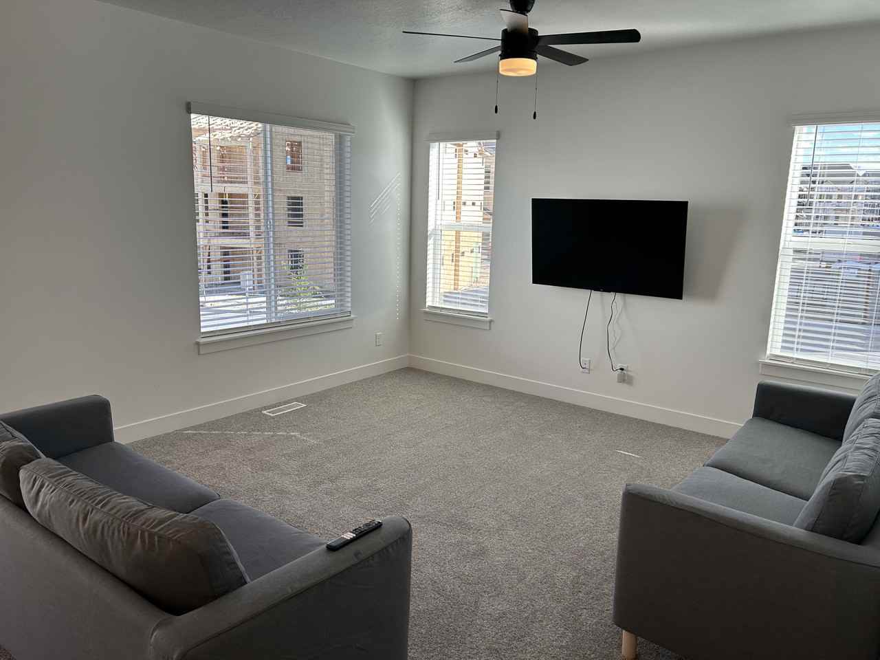 1298 N Sage Dr - Photo 3 of 17