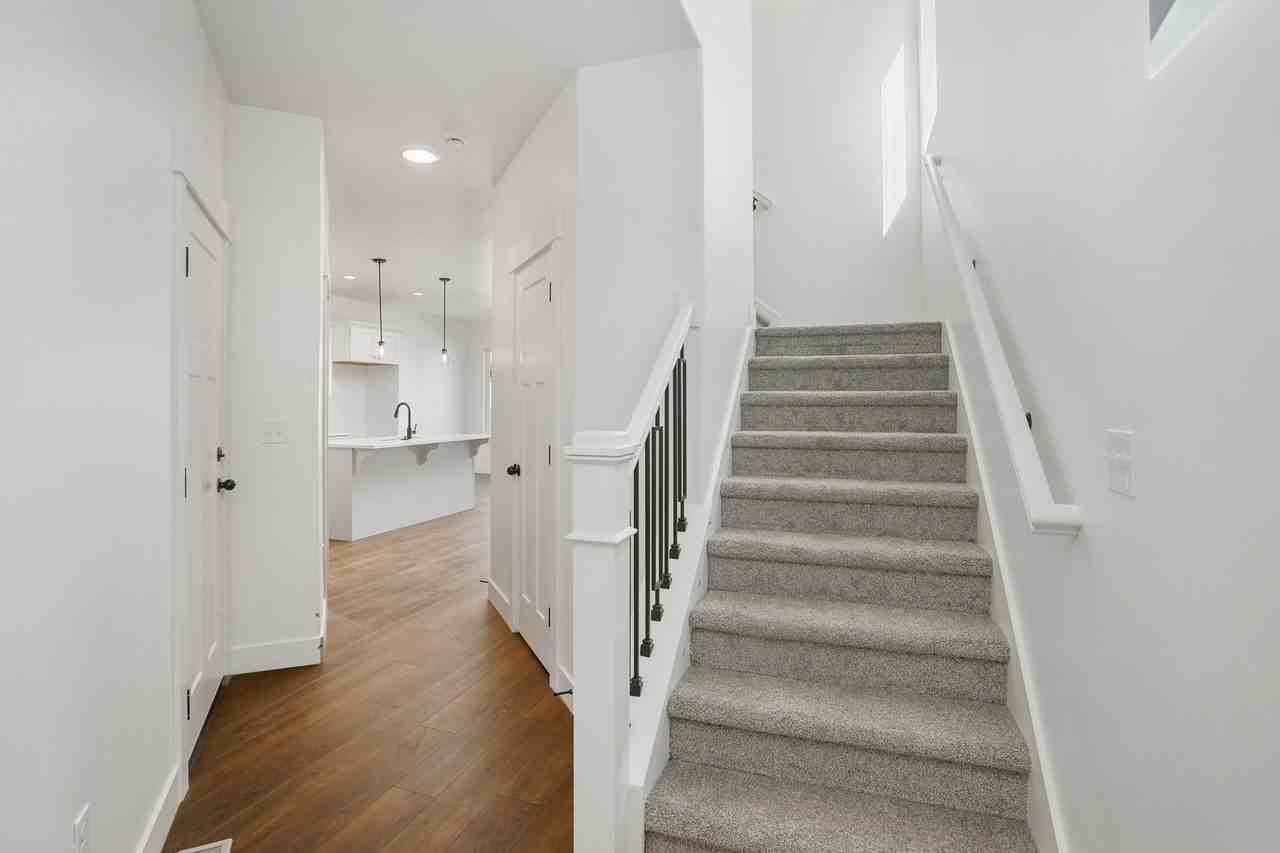 1298 N Sage Dr - Photo 4 of 16