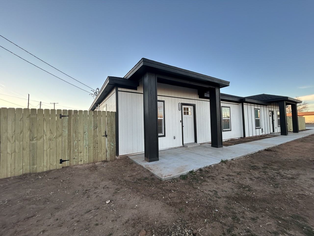 1516 E 27th St #B - Photo 2 of 8