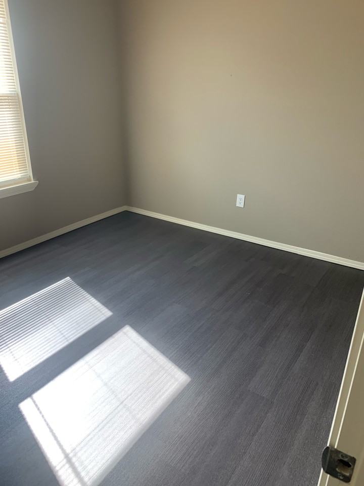 1903 East 15th Street #B - Photo 5 of 11