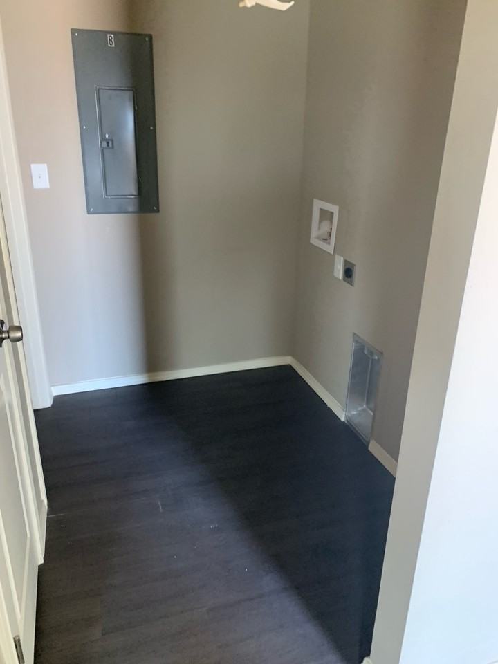 1903 East 15th Street #B - Photo 7 of 11