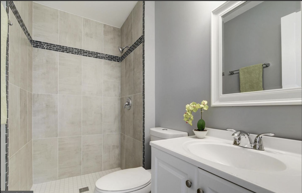 6900 Mountain Lake Pl - Photo 2 of 4