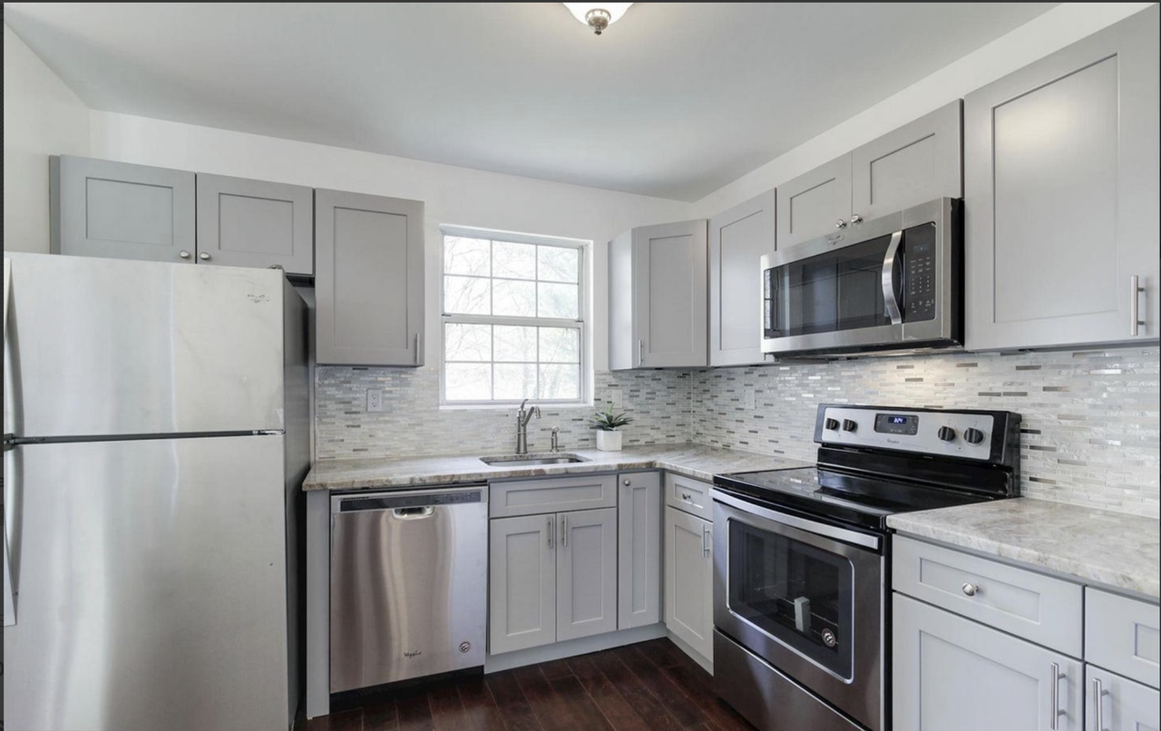 6900 Mountain Lake Pl - Photo 4 of 4