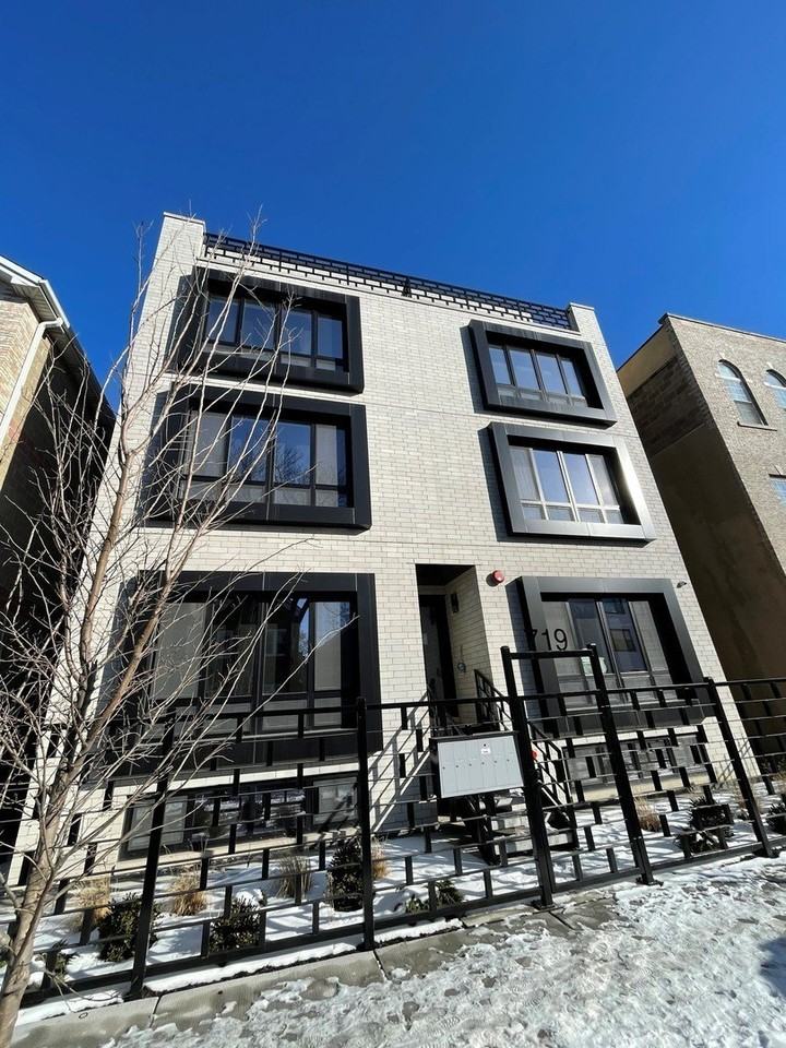 719 N Elizabeth St #1N, Chicago, IL 60642 3 Bedroom Apartment for ...