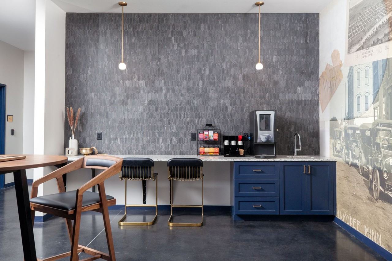 DECO Apartments - Photo 7 of 50