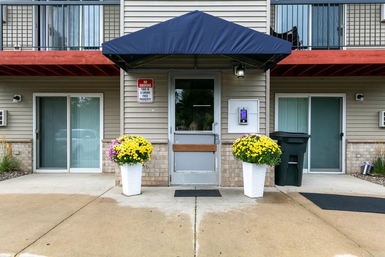 The Manor at Med City - Photo 5 of 50