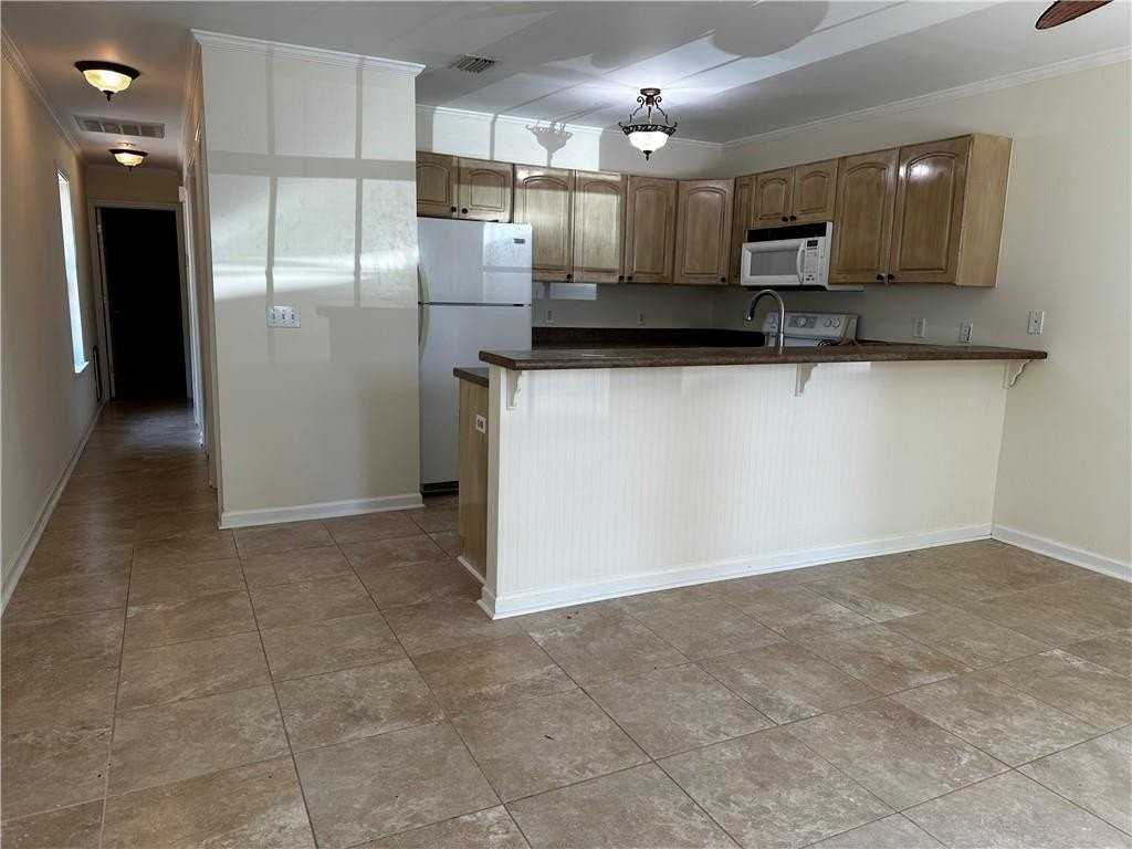 110 Palmetto St - Photo 3 of 14