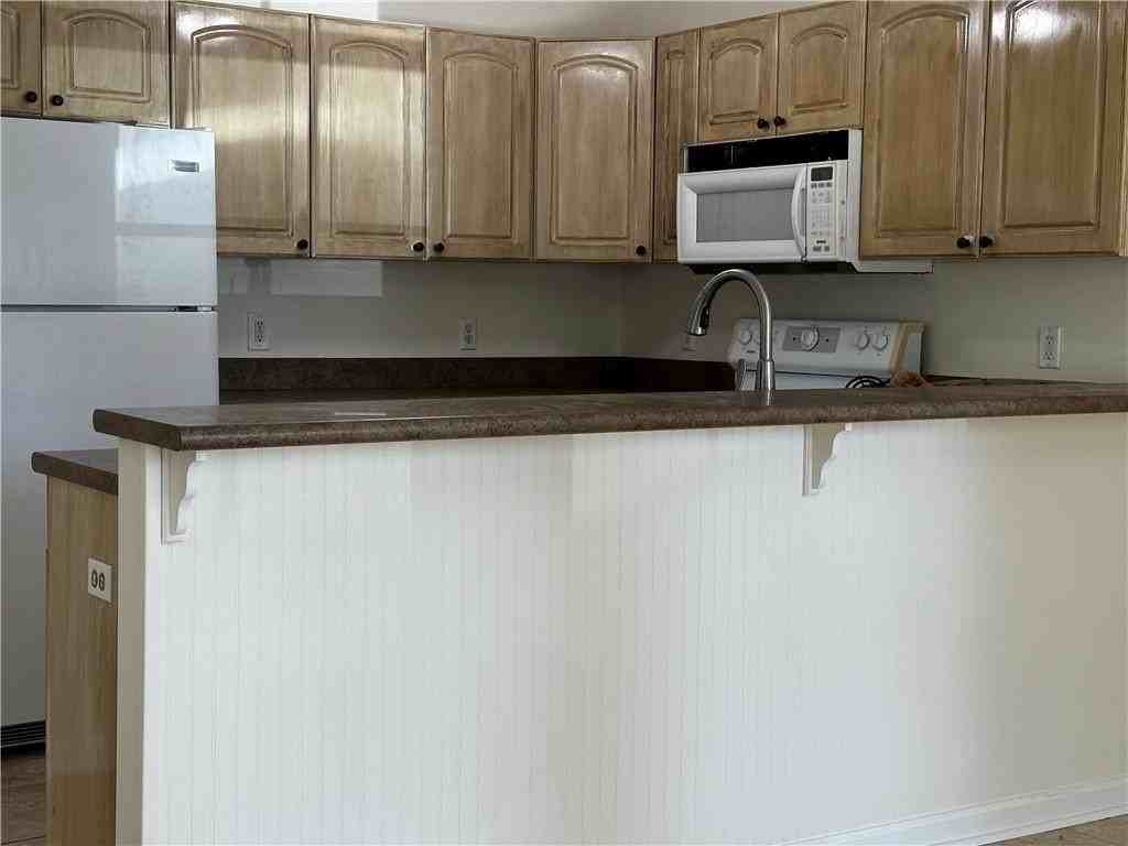 110 Palmetto St - Photo 7 of 14