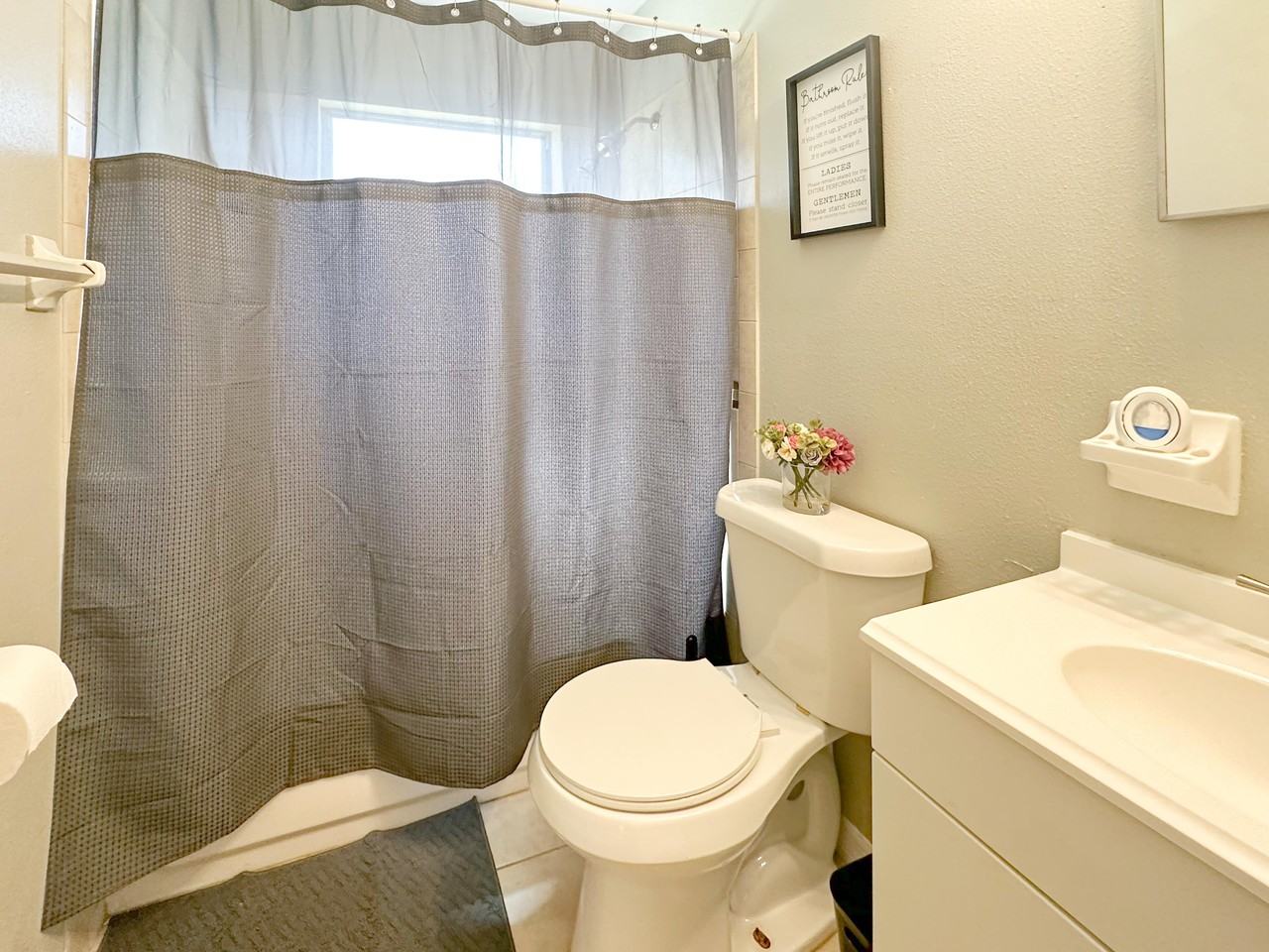 E Ohio St - Photo 4 of 12