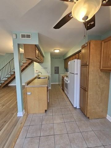 1497 Quaker Ln - Photo 3 of 16