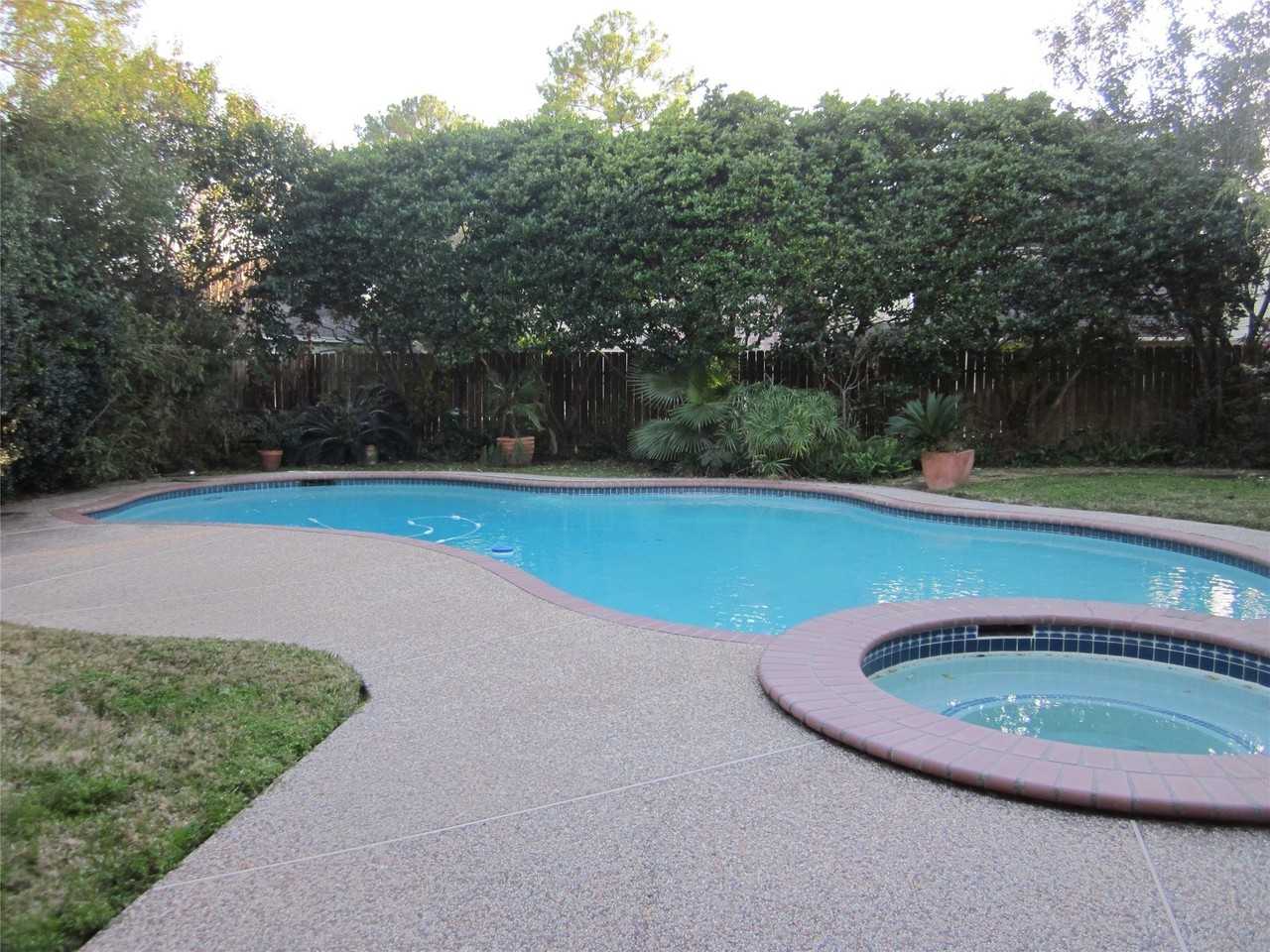 7710 Creek Glen Dr - Photo 5 of 31