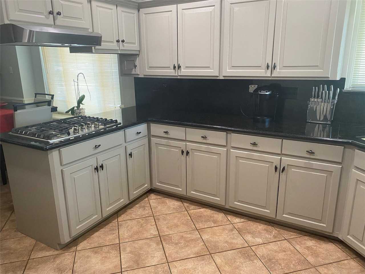 7710 Creek Glen Dr - Photo 7 of 31