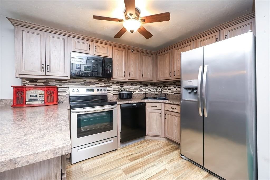 75 Huntoon Memorial Hwy - Photo 7 of 25