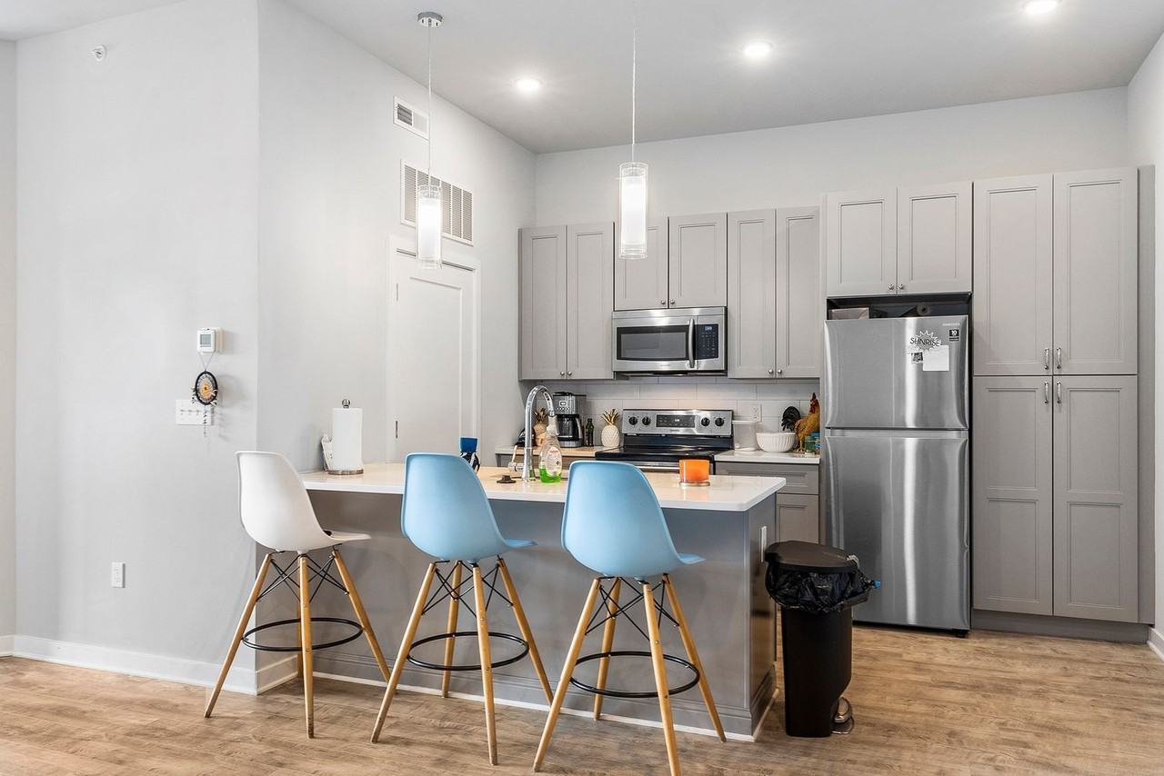 The Bentley Apartments - Photo 7 of 35