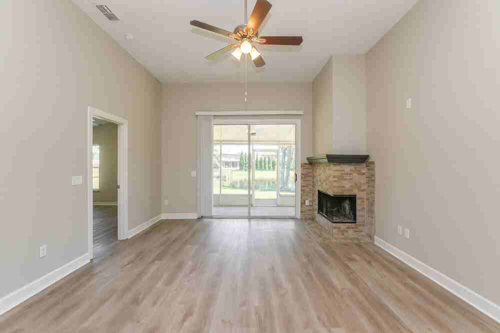 10243 Allenwood Dr - Photo 3 of 16