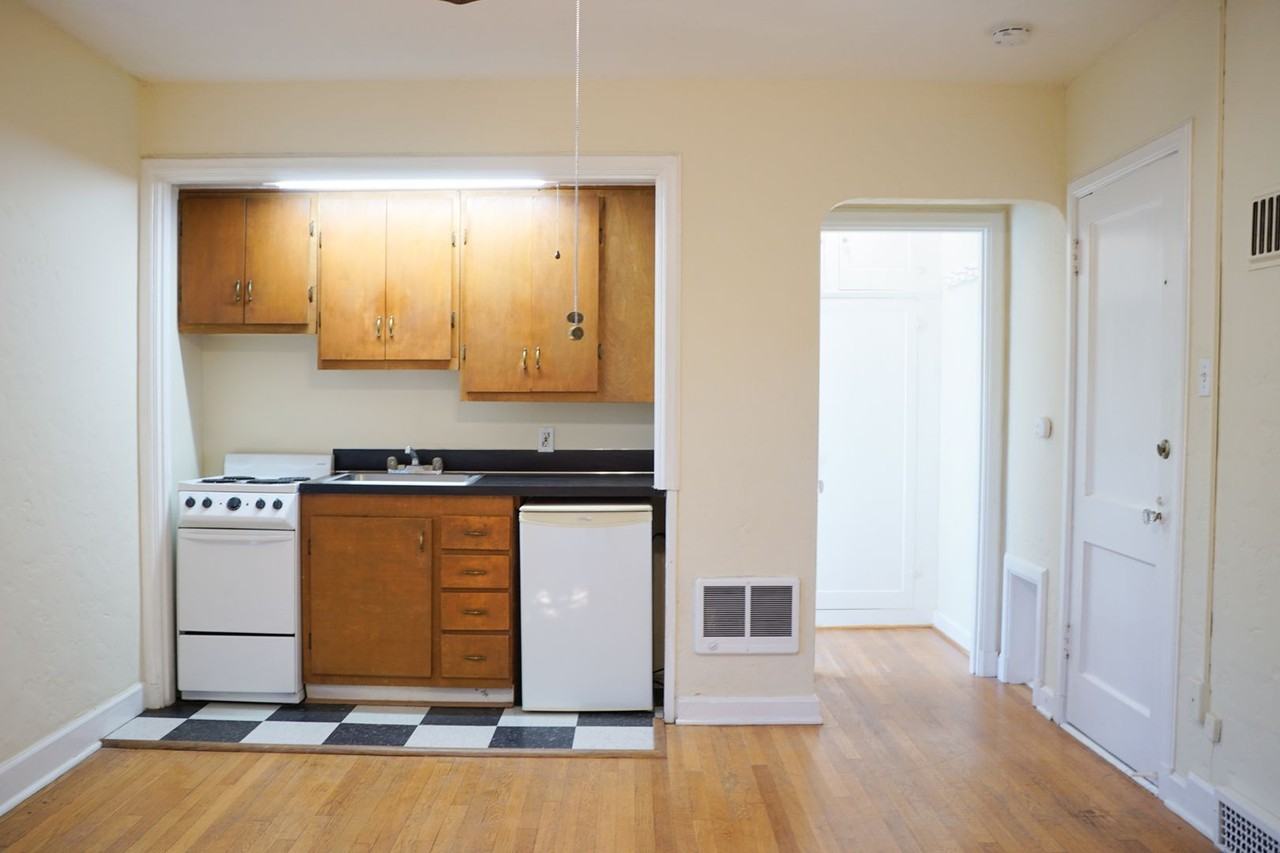 2254 Nw Glisan St #112 - Photo 2 of 9