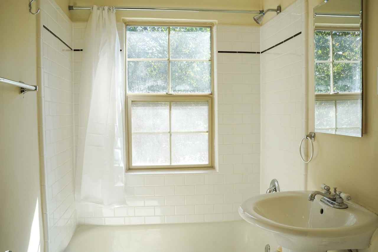 2254 Nw Glisan St #112 - Photo 7 of 9