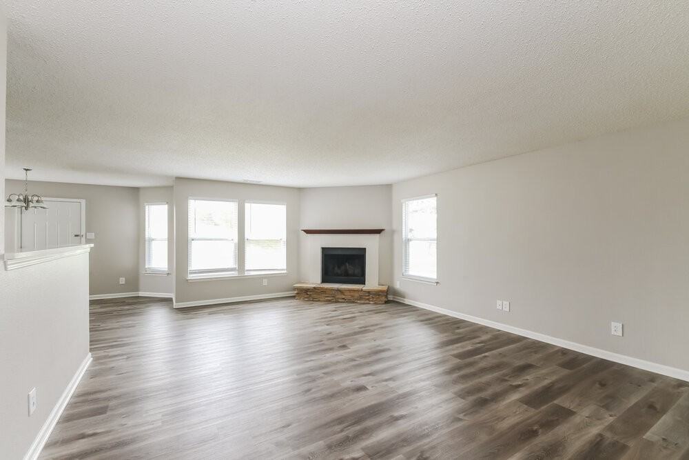 5978 N Rockingham Ln - Photo 5 of 17