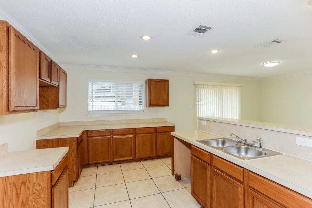 7824 Whitney Ln - Photo 7 of 16