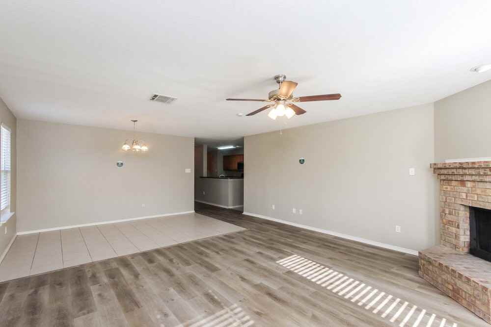 714 Nichols Dr - Photo 4 of 16