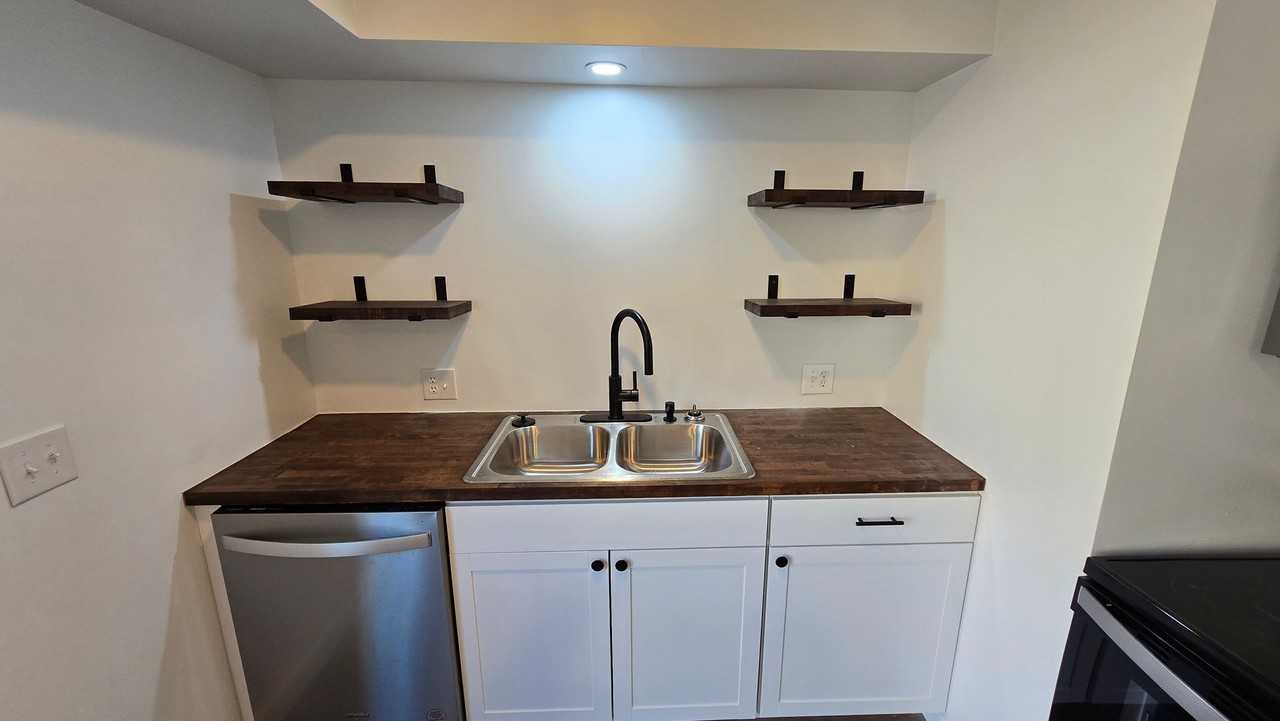 454 N Central Ave #3 - Photo 7 of 20