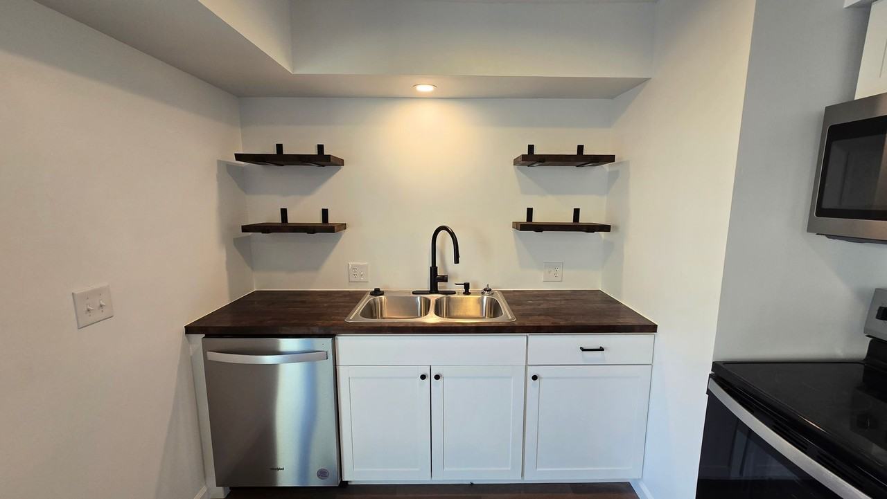454 N Central Ave #1 - Photo 4 of 21