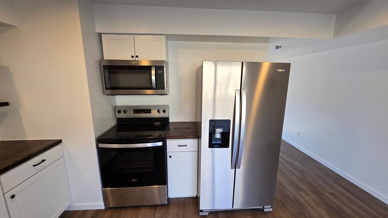 454 N Central Ave #1 - Photo 6 of 21