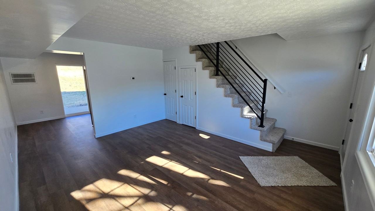 454 N Central Ave #1 - Photo 7 of 21