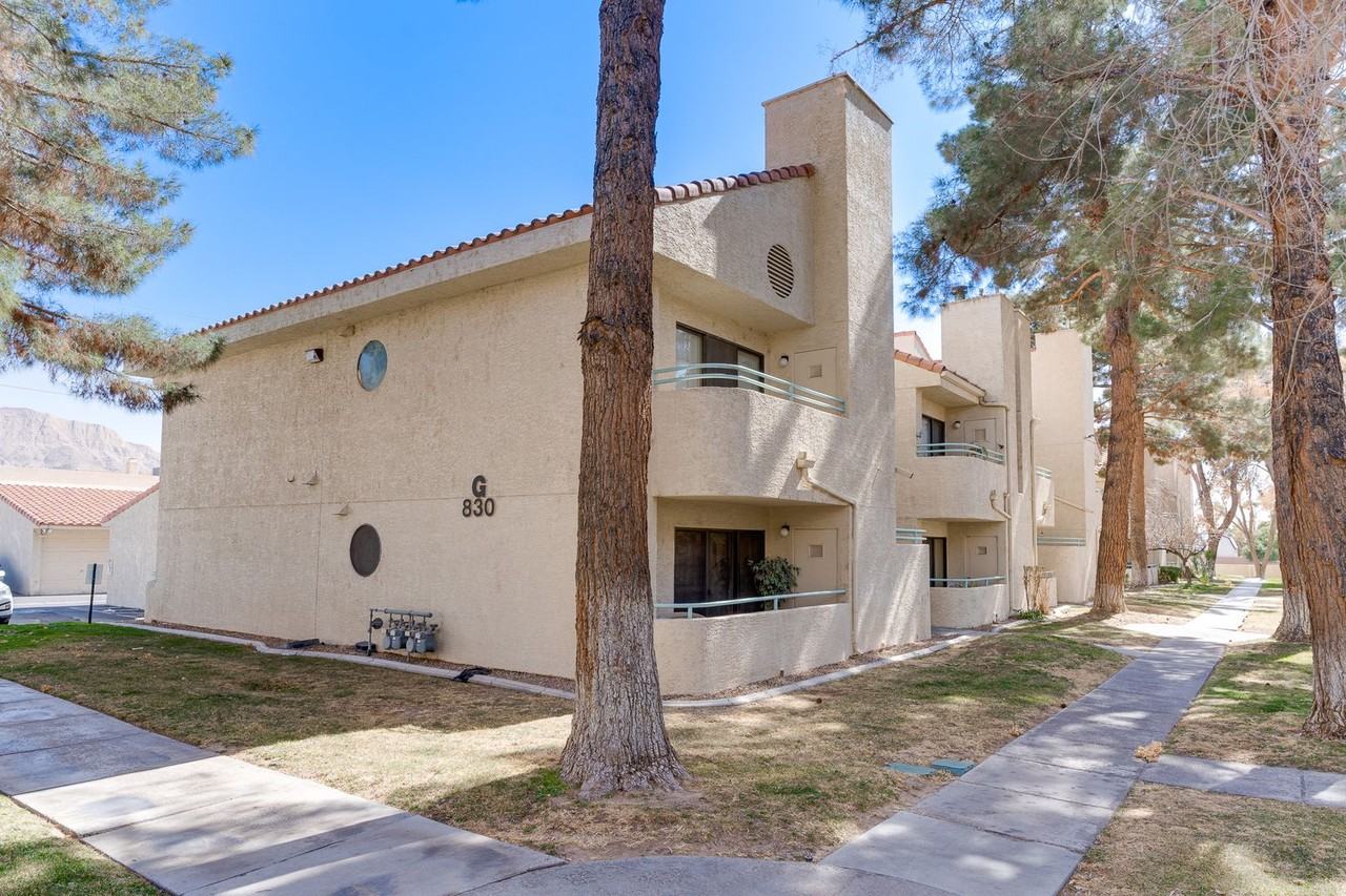 830 N Sloan Ln #202 - Photo 2 of 18