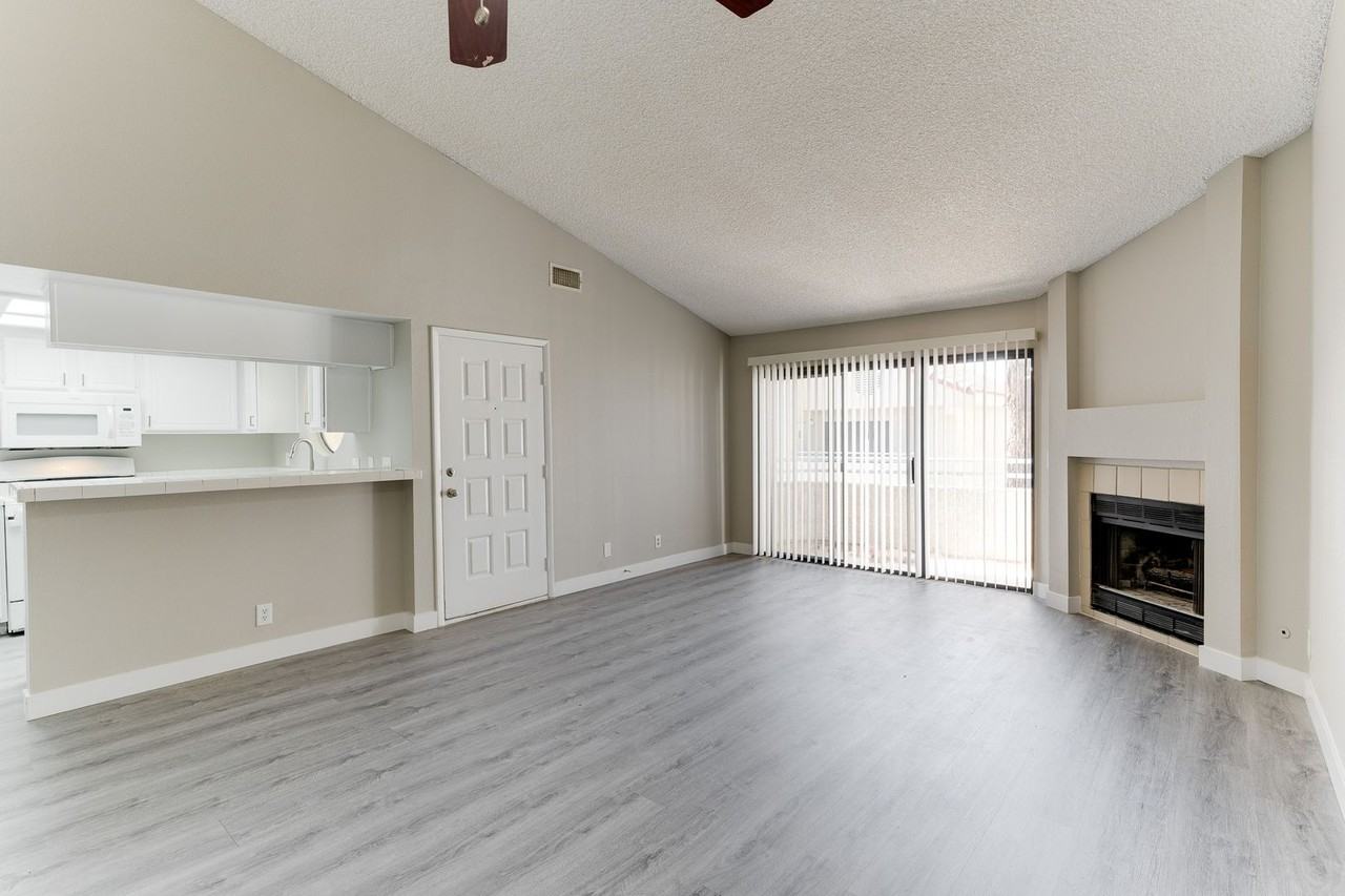 830 N Sloan Ln #202 - Photo 7 of 18