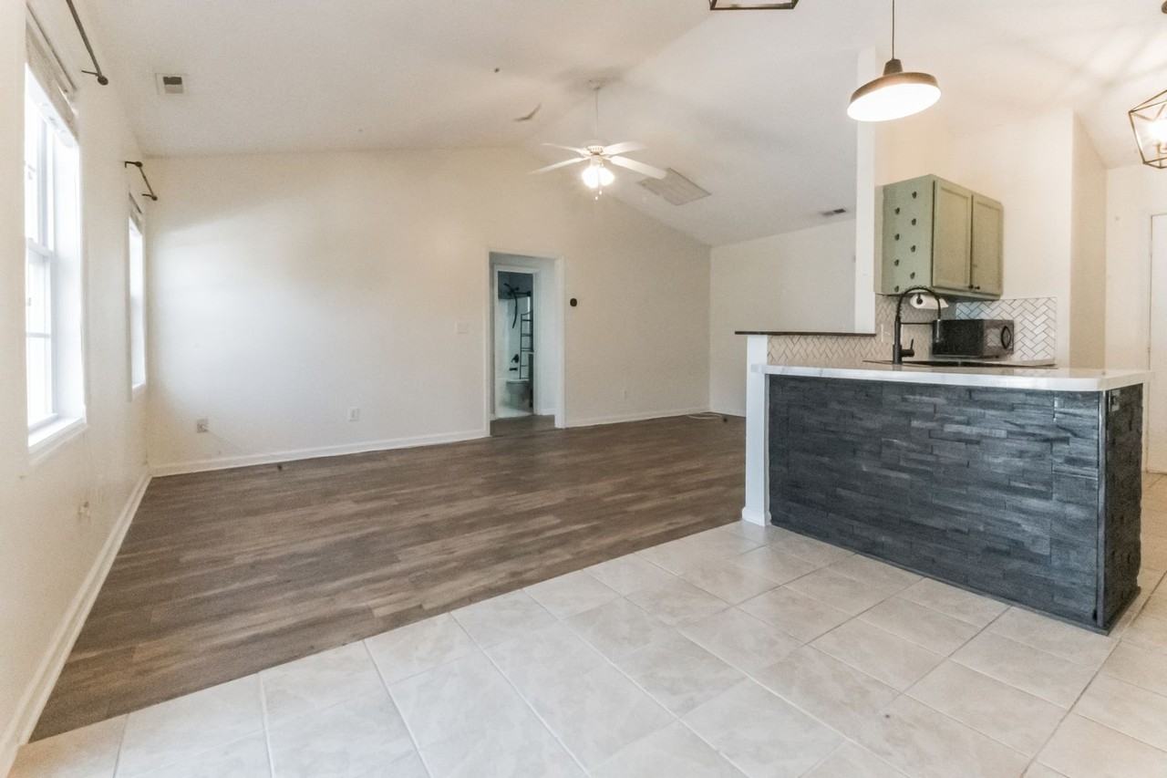 106 Waterfall Dr - Photo 4 of 30