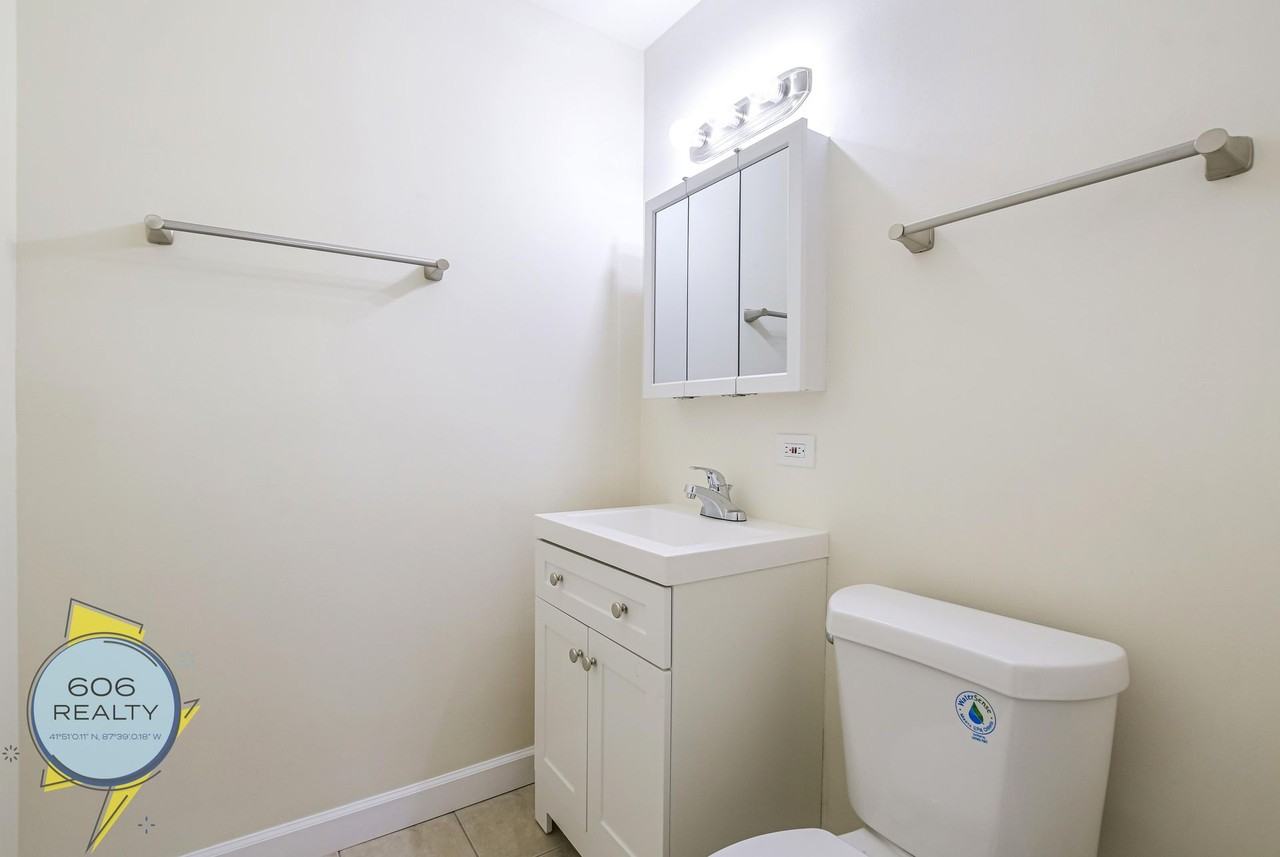 1039 College - Photo 4 of 30