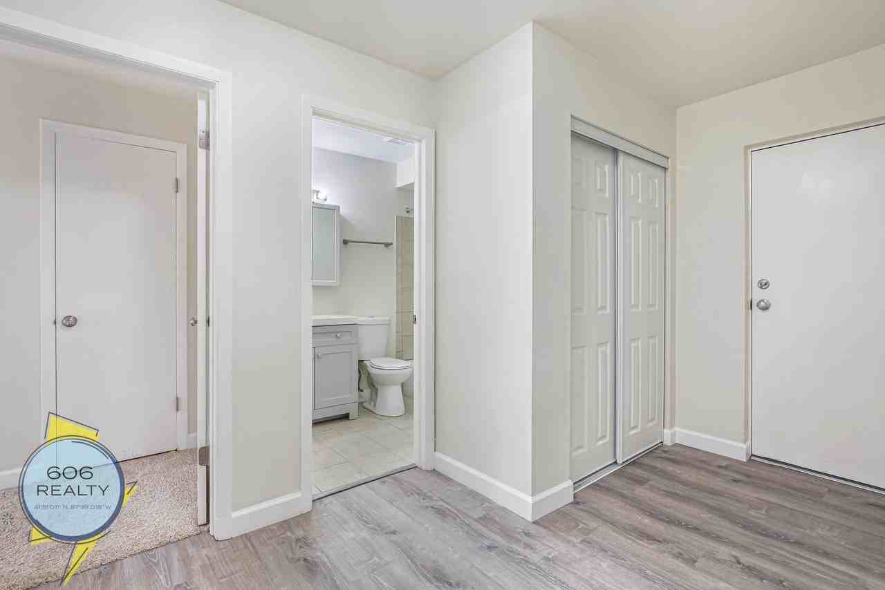 1039 College - Photo 7 of 30