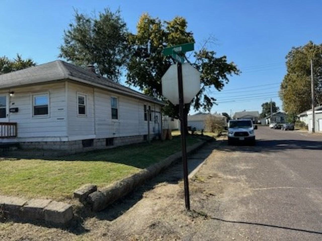 147 Ohio St - Photo 2 of 10