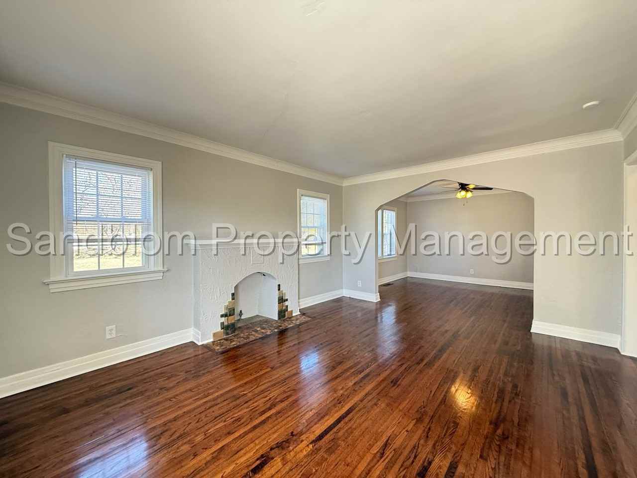1637 S Columbia Pl - Photo 3 of 18