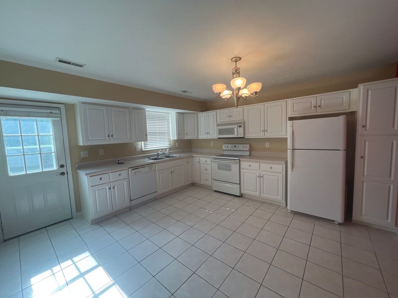 66 Gilliam Ct - Photo 3 of 9