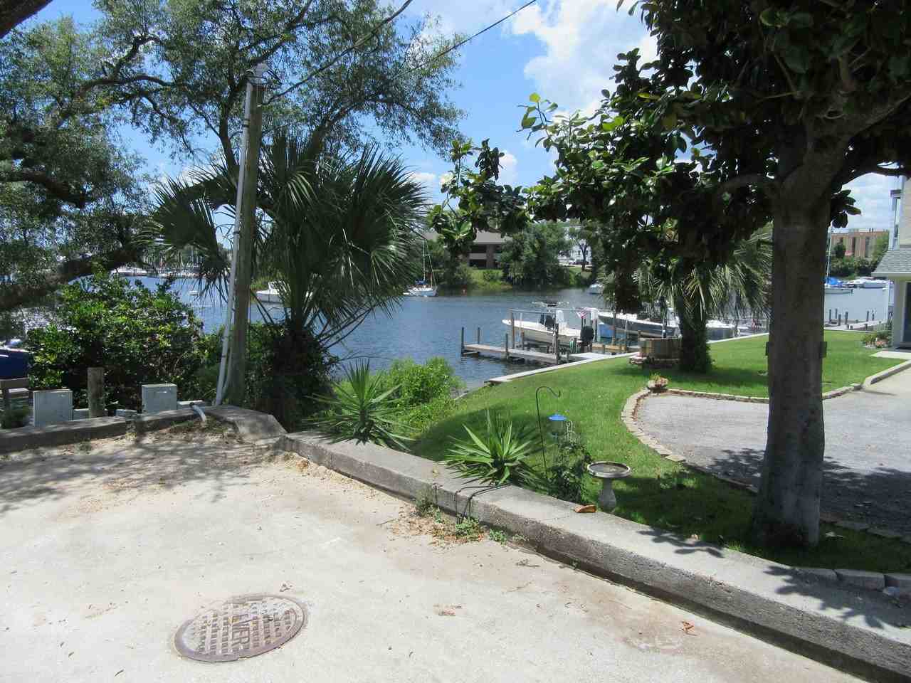 307 Wilson Ave #17 - Photo 3 of 50