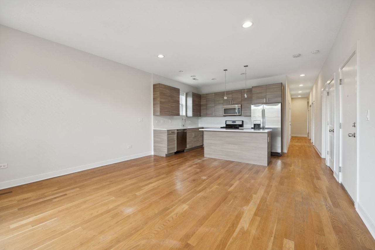 Erie/Ohio - Photo 5 of 17